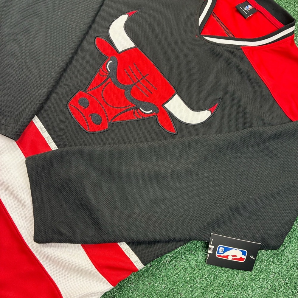 Y2K NBA Chicago Bulls Embroidered Hockey Jersey - Picture 2 of 6